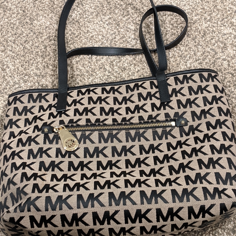 Michael kors tote